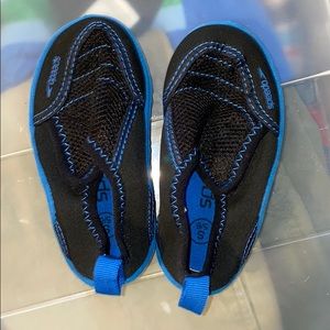 Water shoes